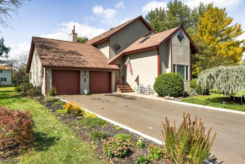 36 Snowbourn Pl - Photo 1