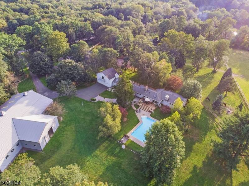 908 Fairview Lake Ln - Photo 1
