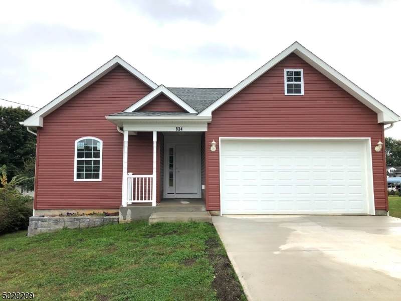 834 Sampson Ave - Photo 1