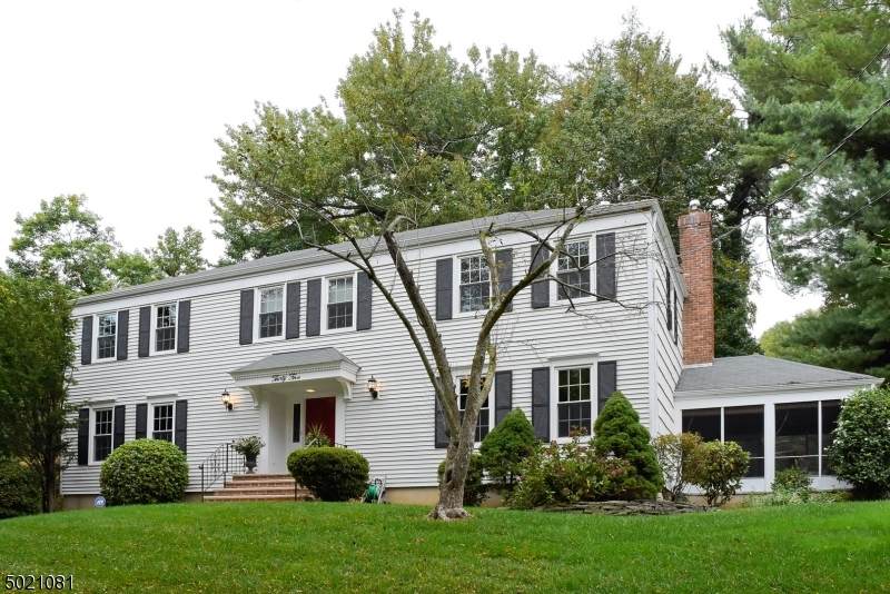 35 Knollwood Dr - Photo 1