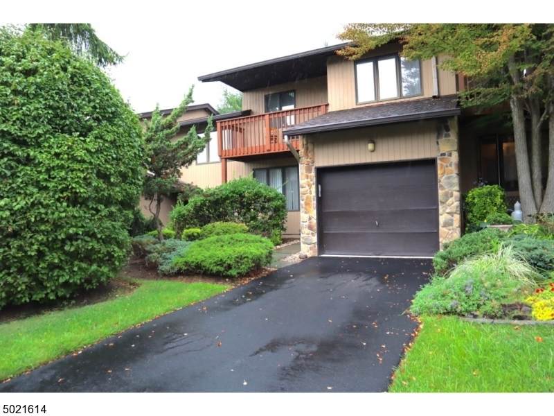 7 Dogwood Ct - Photo 1