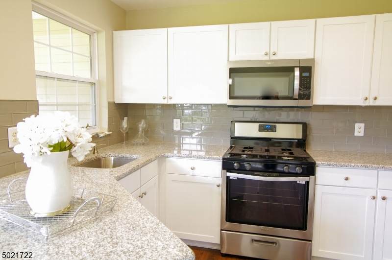 1226 Fairview Cir - Photo 1