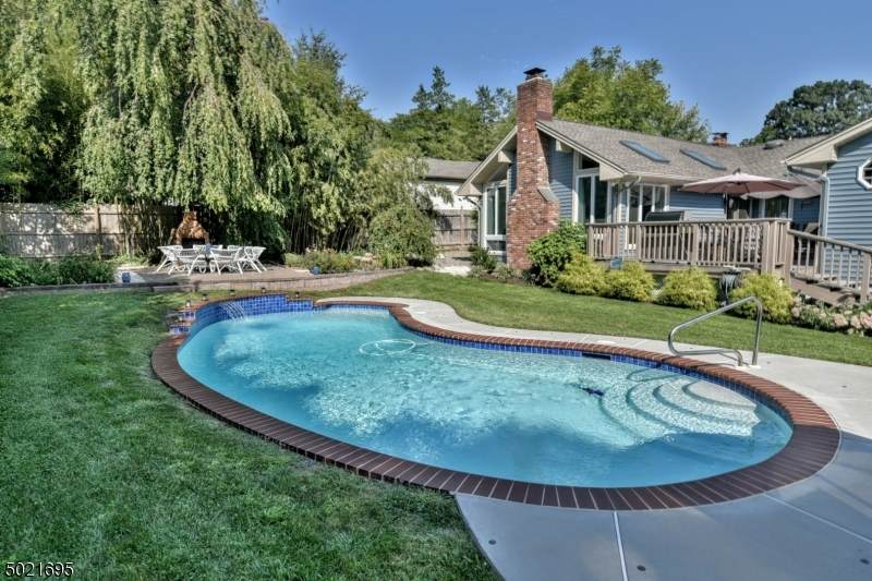 84 Standish Rd - Photo 1
