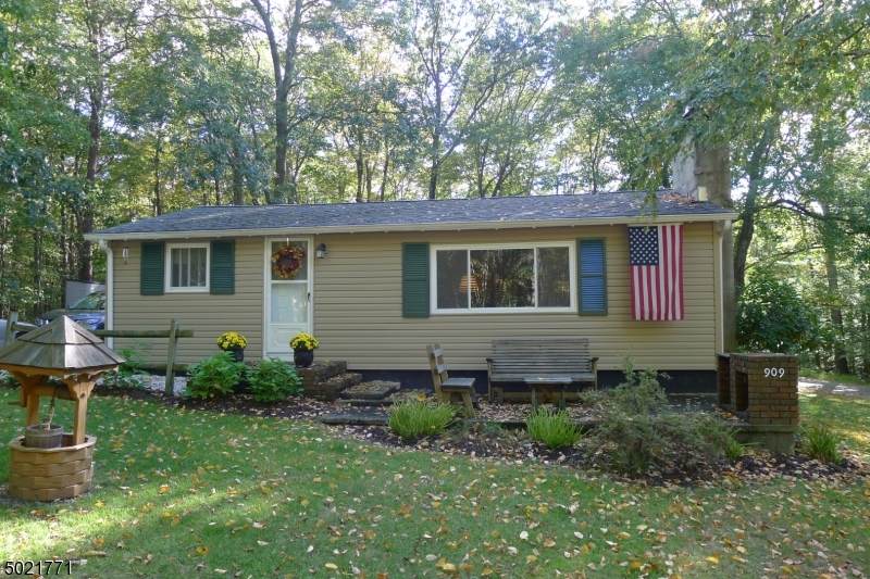 909 Upper Clover Dr - Photo 1