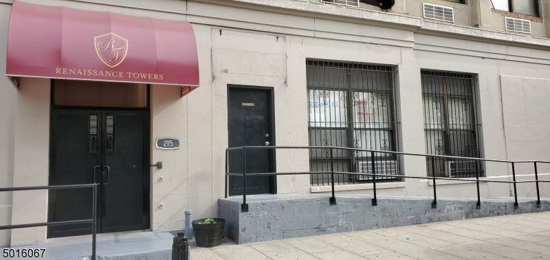 111 Mulberry St - Photo 1