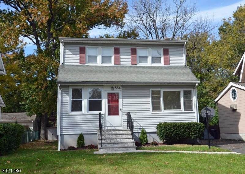 554 Hort St - Photo 1