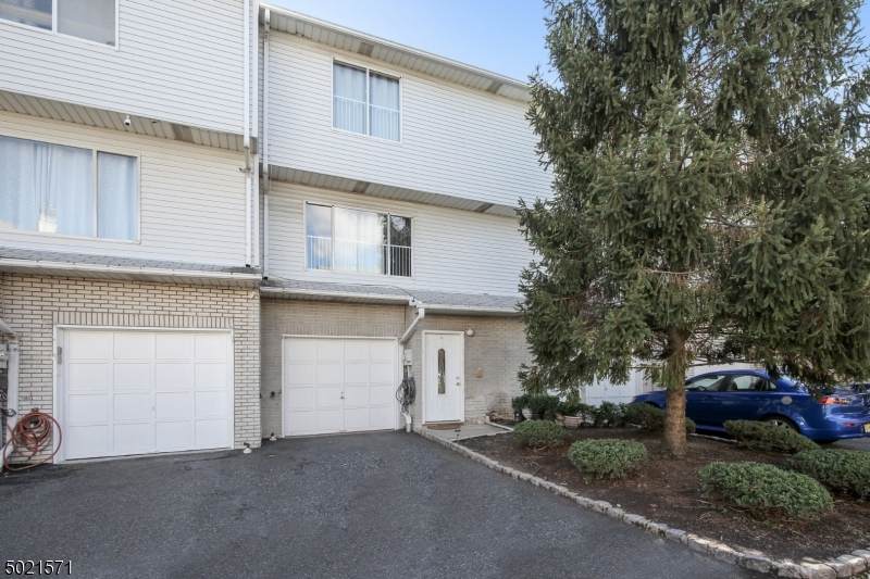 404 Chestnut St - Photo 1