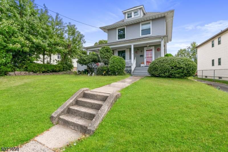 1665 Burnet Ave - Photo 1