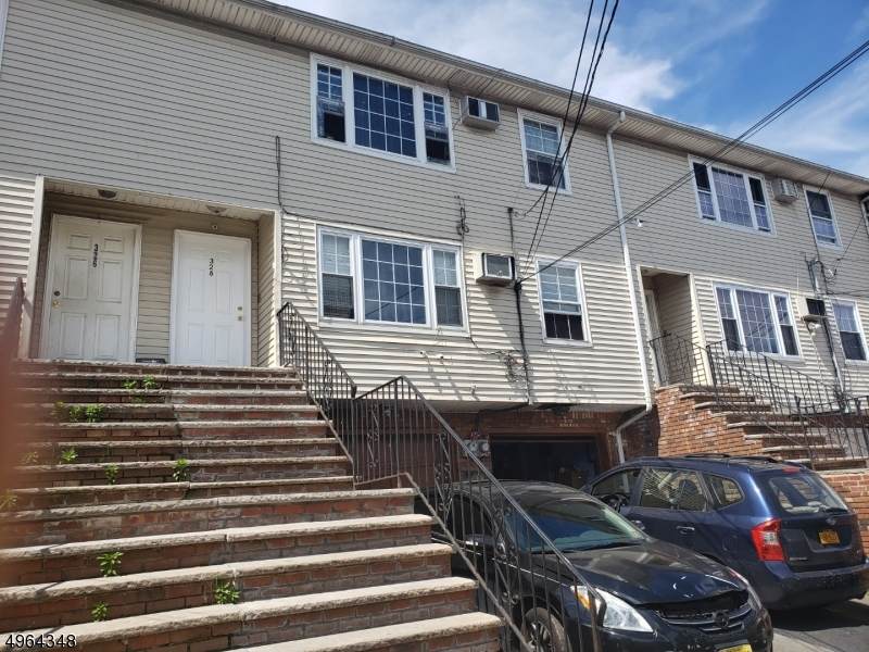 328 Bond St - Photo 1