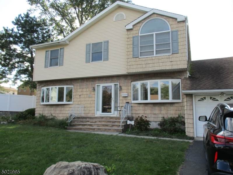 881 Terrace Ave - Photo 1