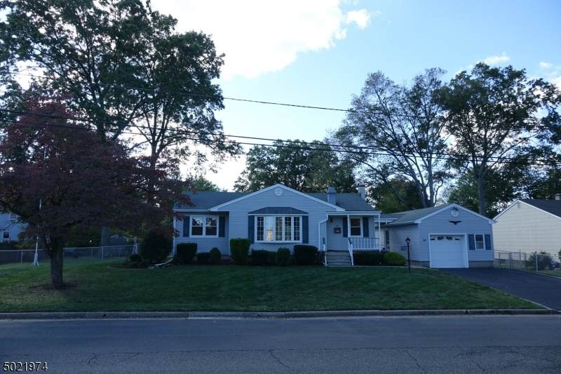 60 Montgomery St - Photo 1
