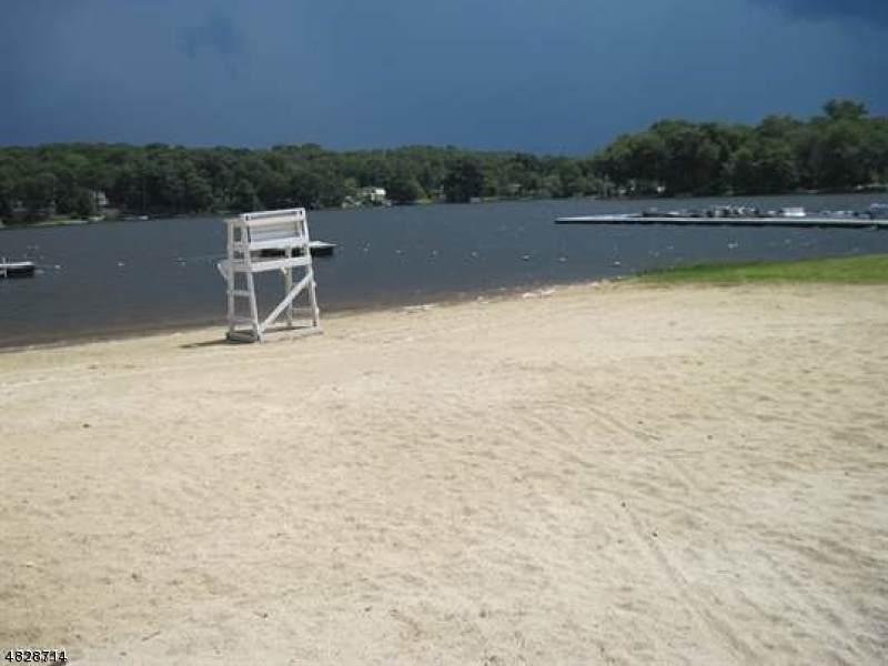 10 Iowa Ave - Photo 1