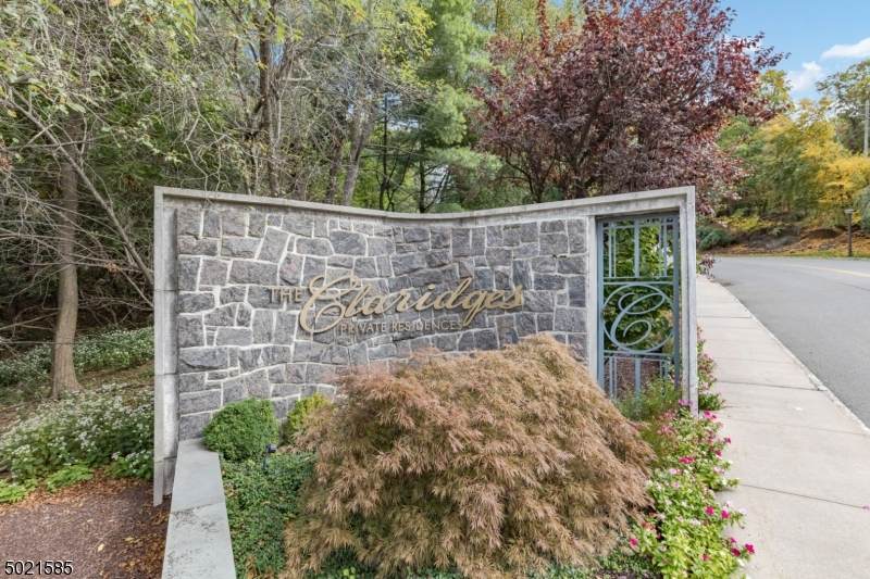 1 Claridge Dr 900 - Photo 1
