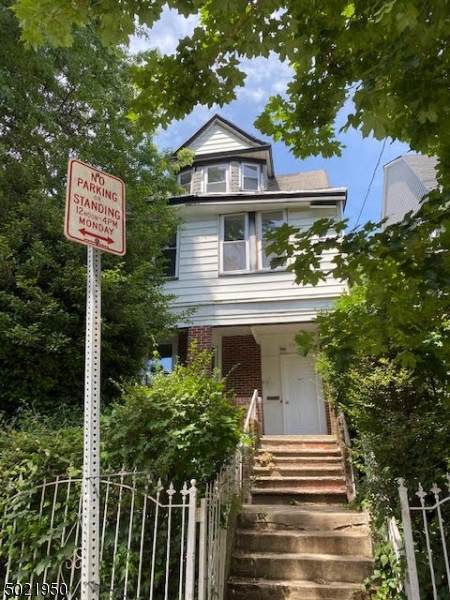 33 Seymour Ave - Photo 1
