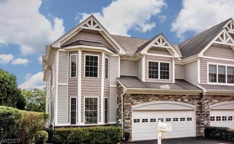 8 Foothills Ln - Photo 1