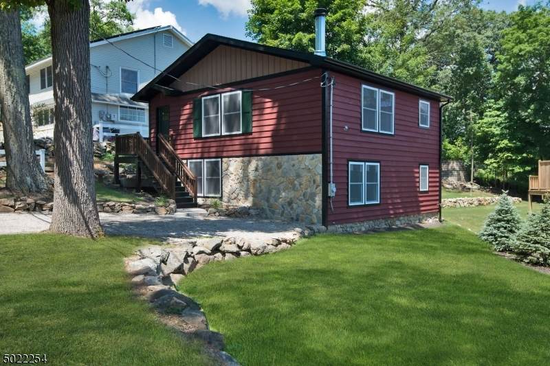 24 Delaware Ave - Photo 1
