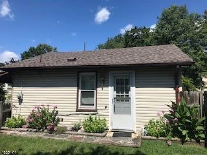 46 Navajo Ave - Photo 1