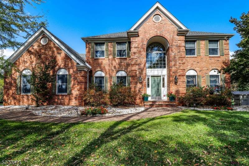 18 Pioneer Dr - Photo 1