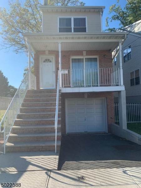 341 21ST ST - Photo 1