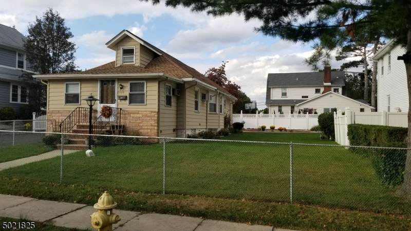 809 Nicholas Pl - Photo 1