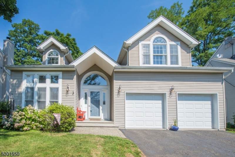 9 Blazure Dr - Photo 1