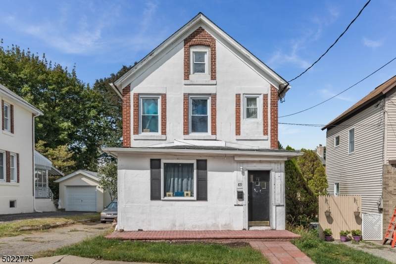 89 Stoll St - Photo 1