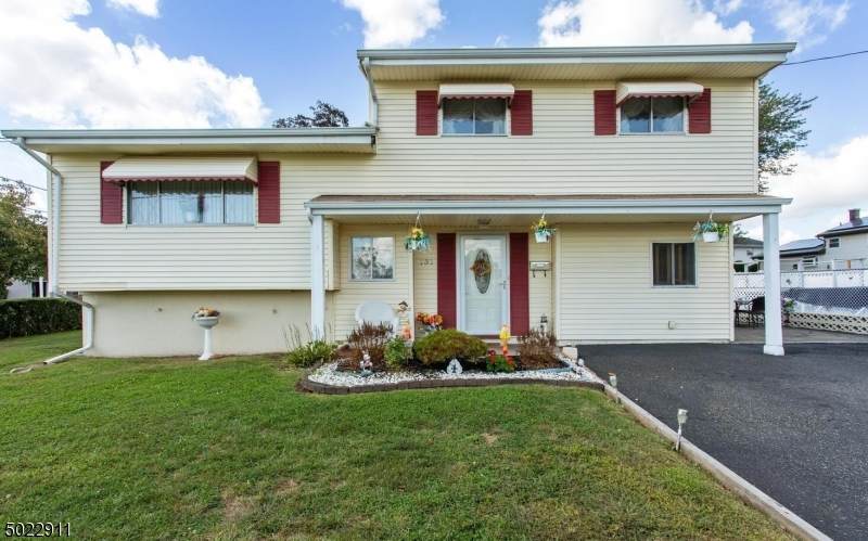 131 E Tappen St - Photo 1