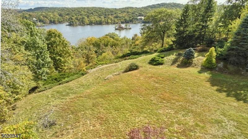 785 W Shore Dr - Photo 1