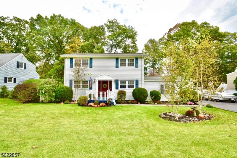 49 Circle Blvd - Photo 1