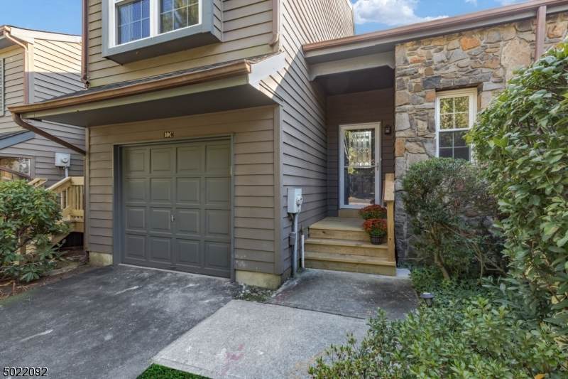 10 Brookline Ct - Photo 1