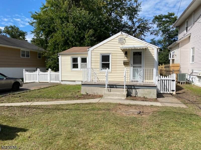 630 Harvard St - Photo 1