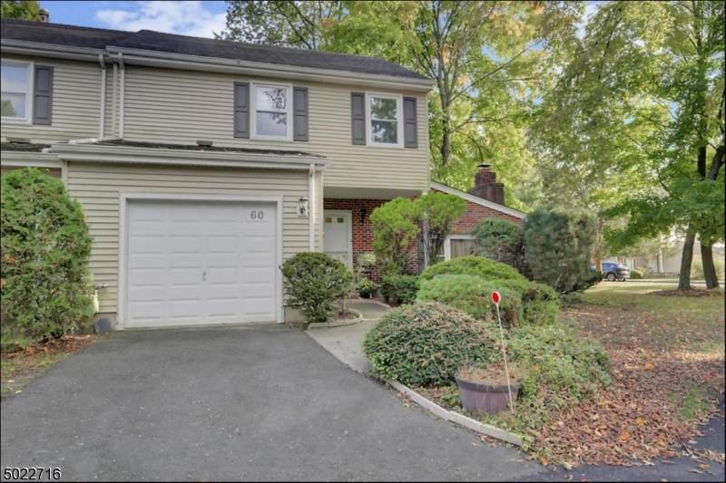 60 Princeton Pl - Photo 1