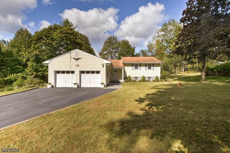 1387 Mallard Dr - Photo 1