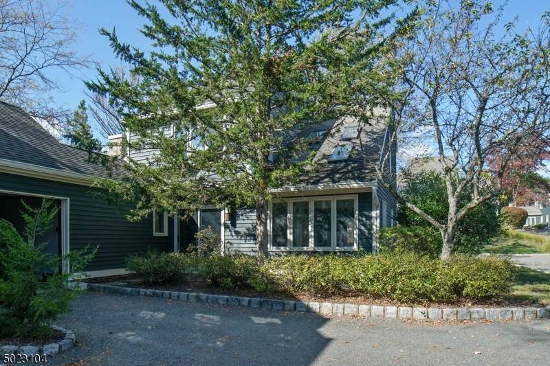 128 Village Dr - Photo 1