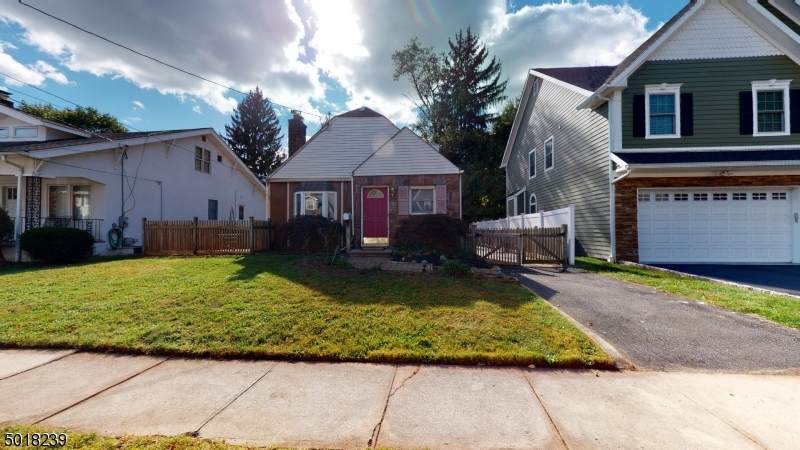 222 Mountainview Ave - Photo 1