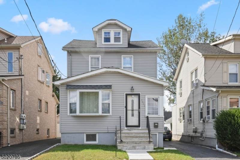 2034 Gless Ave - Photo 1