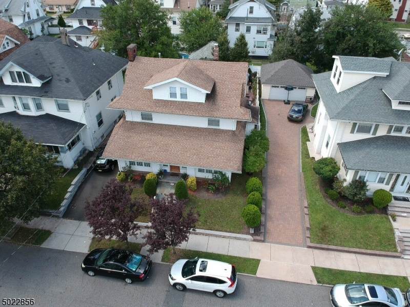 390 E 38Th St - Photo 1