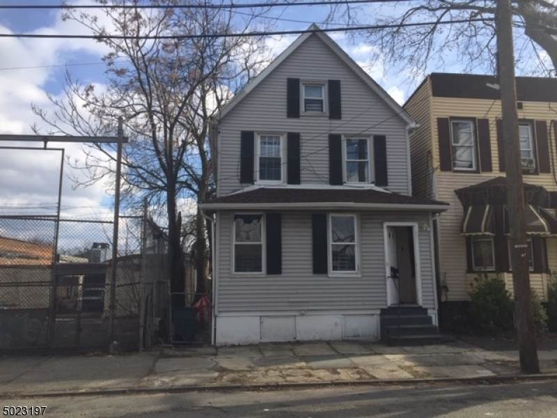 55 Pierce St - Photo 1