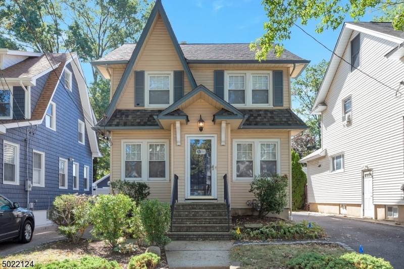 50 Van Riper Ave - Photo 1