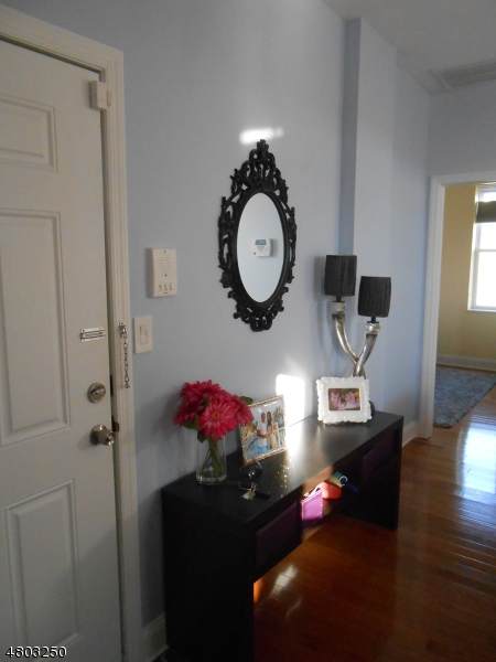 80 Bay St - Photo 1