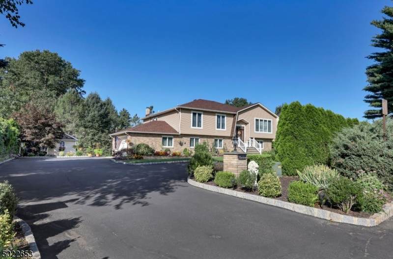 12 Edgewood Ter - Photo 1