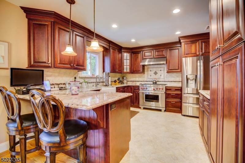 160 Grace Ave - Photo 1