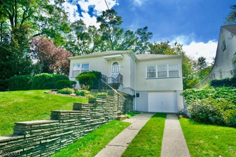 443 Colonial Ave - Photo 1