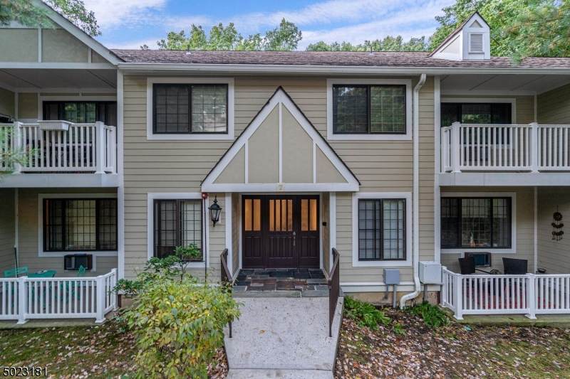 7 Foxwood Dr - Photo 1