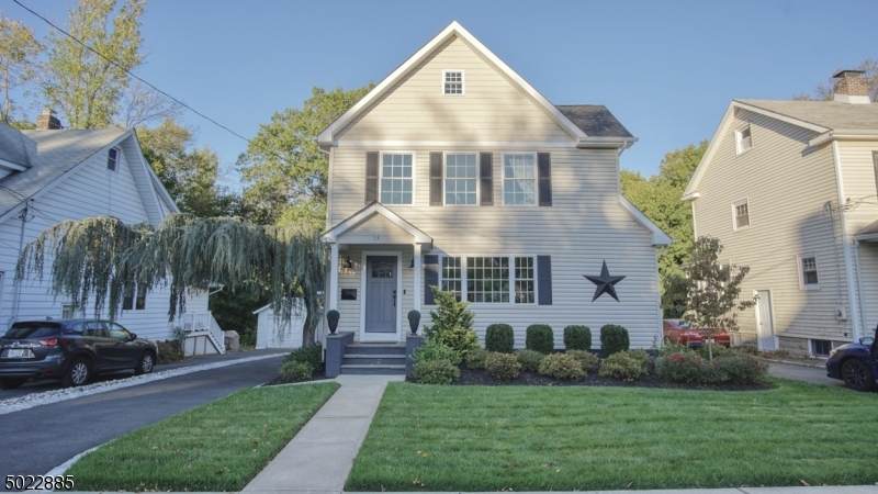 14 Greenfield Ave - Photo 1