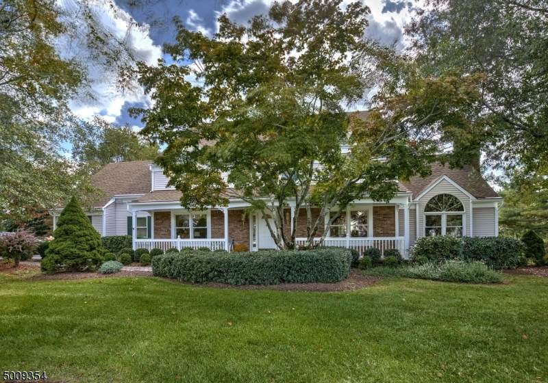 27 Pheasant Run Dr - Photo 1