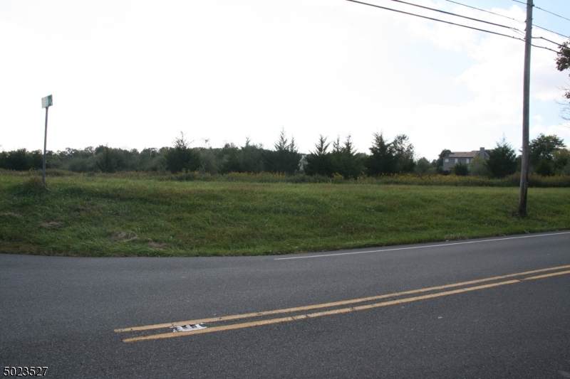 113 Barton Hollow Rd - Photo 1