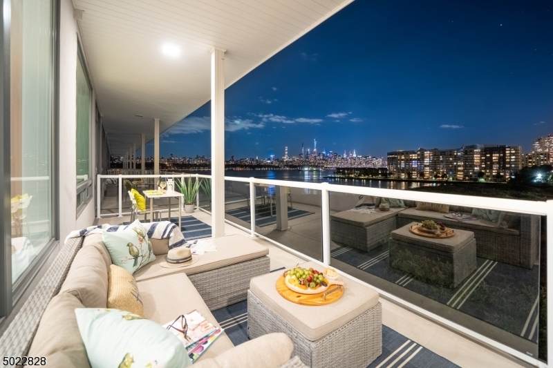 3 Somerset Ln-Glass House - Photo 1