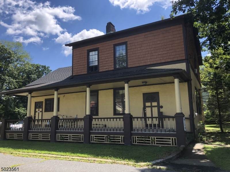 917 Main St - Photo 1
