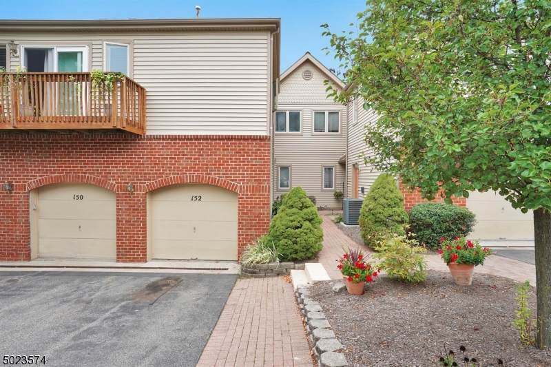 152 Sunrise Dr - Photo 1